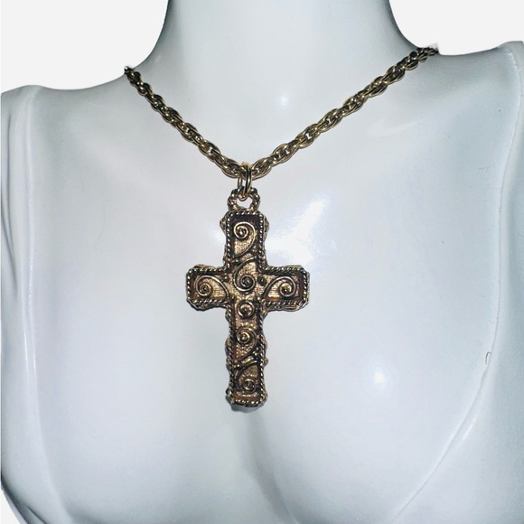 47-25 Preloved Vintage Reversible Two (2)-Way Cross Pendant Necklace - Picture 4 of 5